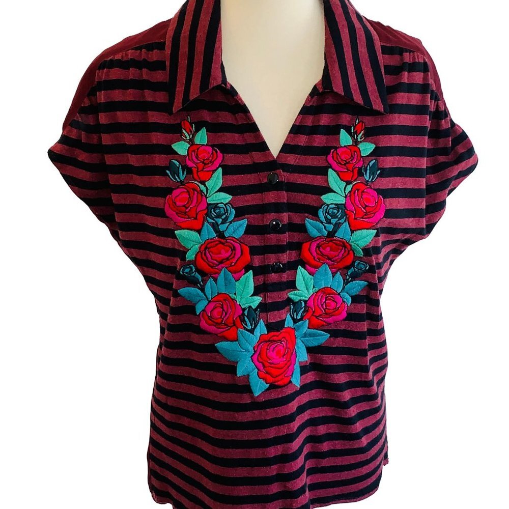 NWT - Nick & Mo Embroidered Sheer Back Top - Picture 2 of 12
